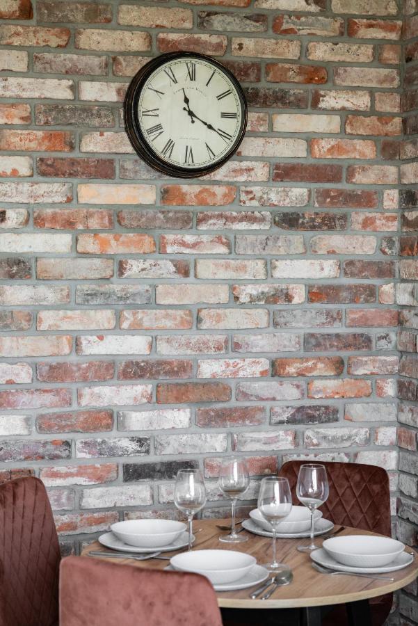 Stylish Apartment Near Wroclavia For 4 Guests By Noclegi Renters Вроцлав Екстер'єр фото