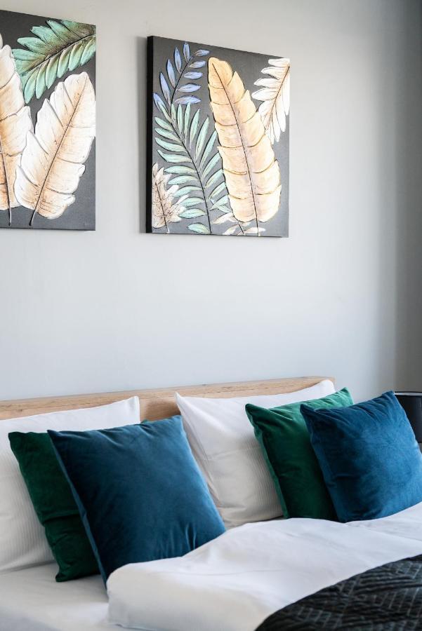 Stylish Apartment Near Wroclavia For 4 Guests By Noclegi Renters Вроцлав Екстер'єр фото
