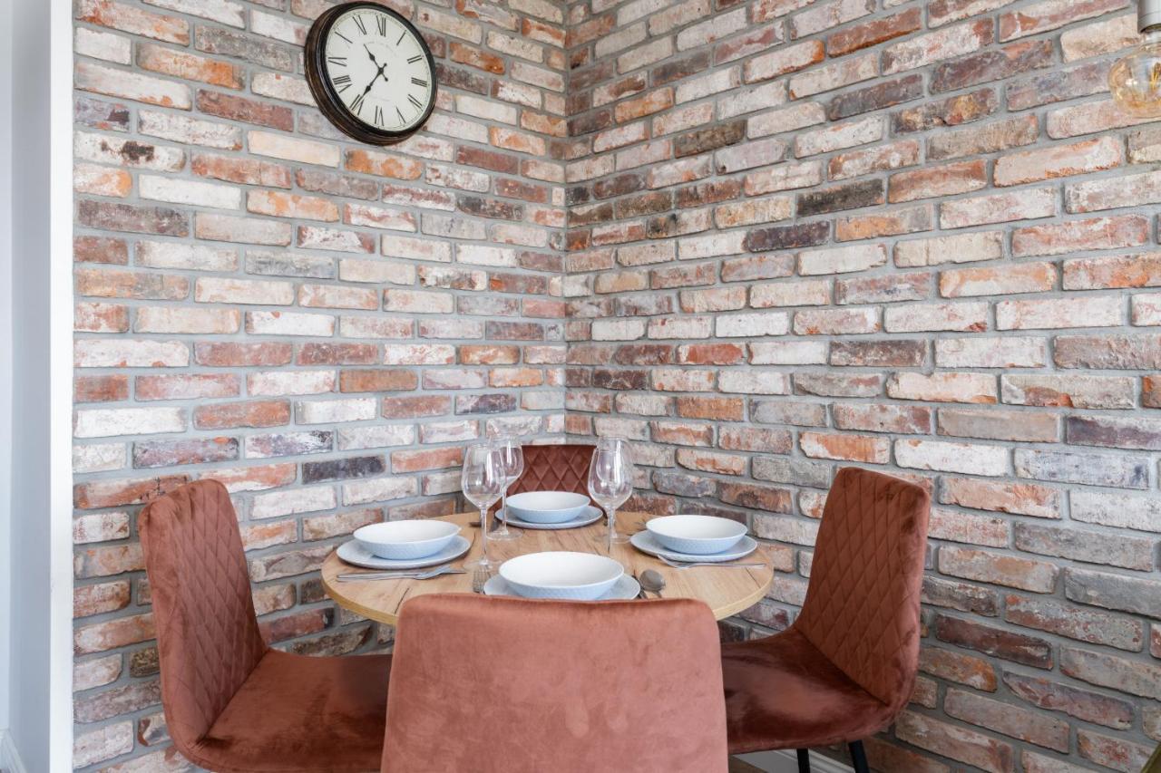 Stylish Apartment Near Wroclavia For 4 Guests By Noclegi Renters Вроцлав Екстер'єр фото